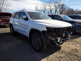 Salvage 2019 Jeep Grand Cherokee LIMITED - White SUV - Front Three-Quarter View