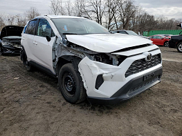 Salvage 2021 Toyota Rav4 LE - White Sedan - Front Three-Quarter View
