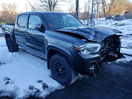 Salvage 2022 Toyota Tacoma Double Cab - Charcoal PickUp - Front Three-Quarter View