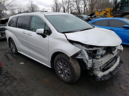 Salvage 2023 Toyota Sienna XLE - White SUV - Front Three-Quarter View