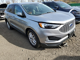 Salvage 2023 Ford Edge SEL - Silver SUV - Front Three-Quarter View