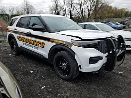 Salvage 2023 Ford Explorer POLICE INTERCEPTOR - White SUV - Front Three-Quarter View