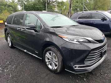 2021 Toyota Sienna LIMITED in Black - Front Three-Quarter View - BidGoDrive Inventory