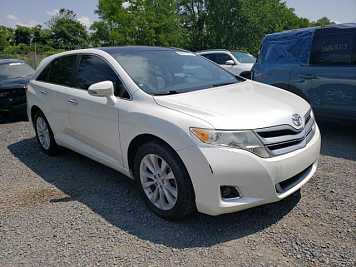 2015 toyota venza LE in White- Front Three-Quarter View - BidGoDrive Inventory