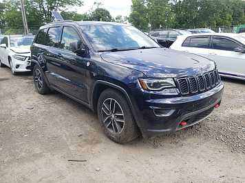 2018 jeep grand-cherokee Trailhawk in Blue- Front Three-Quarter View - BidGoDrive Inventory