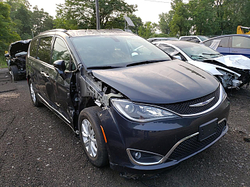 Salvage 2019 Chrysler Pacifica TOURING L