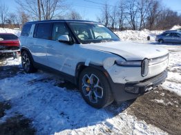 Salvage 2024 Rivian R1S ADVENTURE