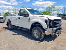 Salvage 2021 Ford F350 