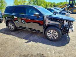 Salvage 2025 Nissan Pathfinder 