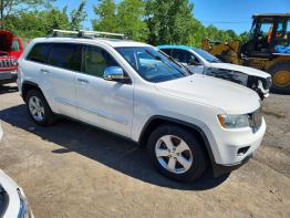 Salvage 2011 Jeep Grand Cherokee OVERLAND