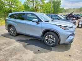 Salvage 2024 Toyota Highlander XLE