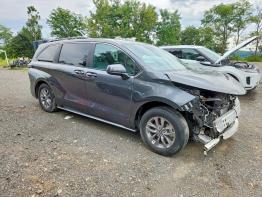 Salvage 2025 Toyota Sienna XLE