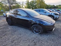 Salvage 2025 Tesla Model Y 