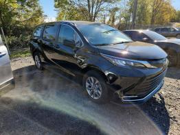 Salvage 2024 Toyota Sienna 
