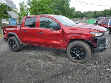 2024 chevrolet colorado TRAIL BOSS in Burgundy - Front Three-Quarter View - BidGoDrive Inventory