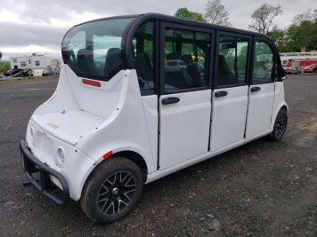 2024 global e6 Electric in White - Front Three-Quarter View - BidGoDrive Inventory