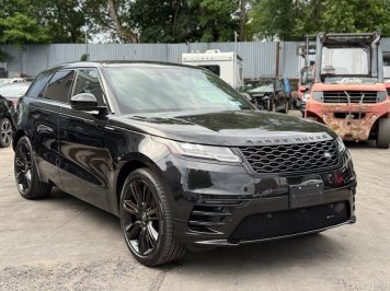 2022 land-rover range-rover P250 R-Dynamic S in Black - Front Three-Quarter View - BidGoDrive Inventory