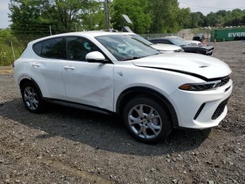 2024 dodge hornet R/T in White - Front Three-Quarter View - BidGoDrive Inventory
