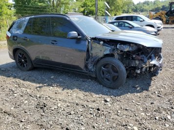2021 bmw x5 XDRIVE40I in Blue - Front Three-Quarter View - BidGoDrive Inventory
