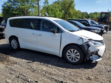 2019 chrysler pacifica TOURING PLUS in White - Front Three-Quarter View - BidGoDrive Inventory
