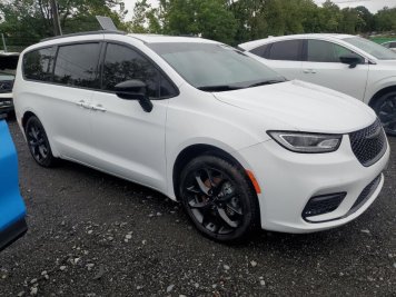 2024 chrysler pacifica TOURING L in White - Front Three-Quarter View - BidGoDrive Inventory