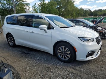 2022 chrysler pacifica HYBRID TOURING L in White - Front Three-Quarter View - BidGoDrive Inventory