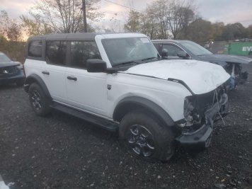 2023 ford bronco  in White - Front Three-Quarter View - BidGoDrive Inventory