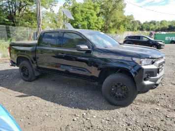 2024 chevrolet colorado  in Black - Front Three-Quarter View - BidGoDrive Inventory