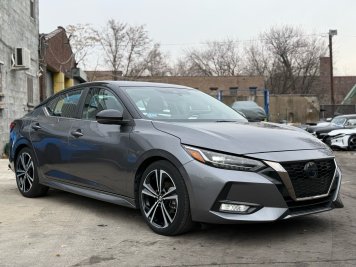 2022 nissan sentra SR in Gray - Front Three-Quarter View - BidGoDrive Inventory