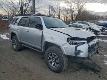 2022 toyota 4runner TRD OFF ROAD in Gray - Front Three-Quarter View - BidGoDrive Inventory