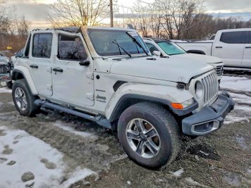 2021 jeep wrangler UNLIMITED SAHARA in White - Front Three-Quarter View - BidGoDrive Inventory