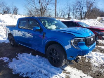 2025 ford maverick LOBO-PREMIUM in Blue - Front Three-Quarter View - BidGoDrive Inventory