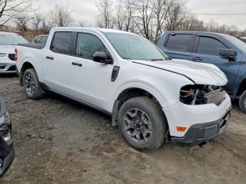 2024 ford maverick XLT in White - Front Three-Quarter View - BidGoDrive Inventory