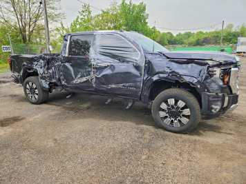 2025 gmc sierra DENALI in Black - Front Three-Quarter View - BidGoDrive Inventory