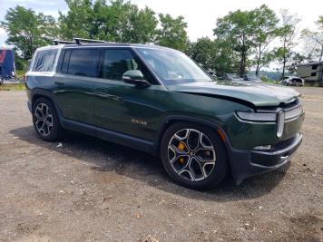 2023 rivian r1s LAUNCH EDITION in Green - Front Three-Quarter View - BidGoDrive Inventory