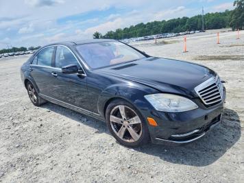 2013 mercedes-benz s-550 4Matic in Black - Front Three-Quarter View - BidGoDrive Inventory