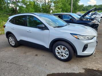 2025 ford escape ACTIVE in White - Front Three-Quarter View - BidGoDrive Inventory