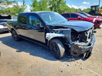 2024 ford maverick LARIAT in Black - Front Three-Quarter View - BidGoDrive Inventory