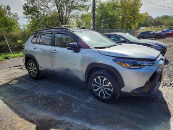 2024 toyota corolla-cross HYBRID SE in Silver - Front Three-Quarter View - BidGoDrive Inventory