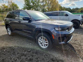2024 jeep grand-cherokee Laredo in Gray - Front Three-Quarter View - BidGoDrive Inventory