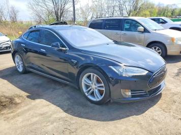 2015 tesla model-s  in Black - Front Three-Quarter View - BidGoDrive Inventory