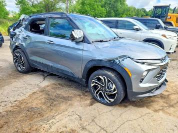 2026 chevrolet trailblazer RS in Silver - Front Three-Quarter View - BidGoDrive Inventory