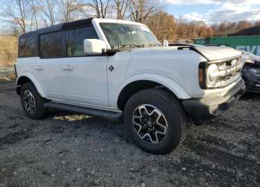 Salvage 2024 Ford Bronco OUTER BANKS