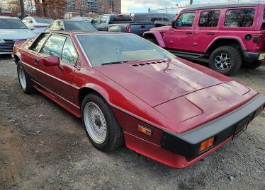 Salvage 1986 Lotus Esprit 