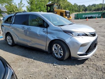 Salvage 2023 Toyota Sienna XSE