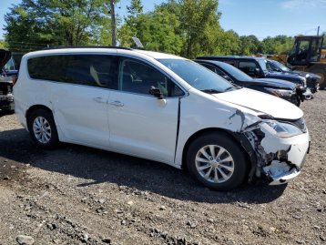 Salvage 2019 Chrysler Pacifica TOURING PLUS
