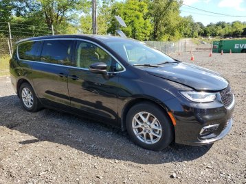 Salvage 2023 Chrysler Pacifica TOURING L