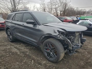 Salvage 2025 Ford Explorer ST