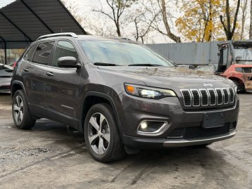 Salvage 2019 Jeep Cherokee Limited