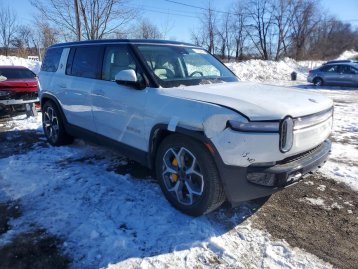 Salvage 2024 Rivian R1S ADVENTURE